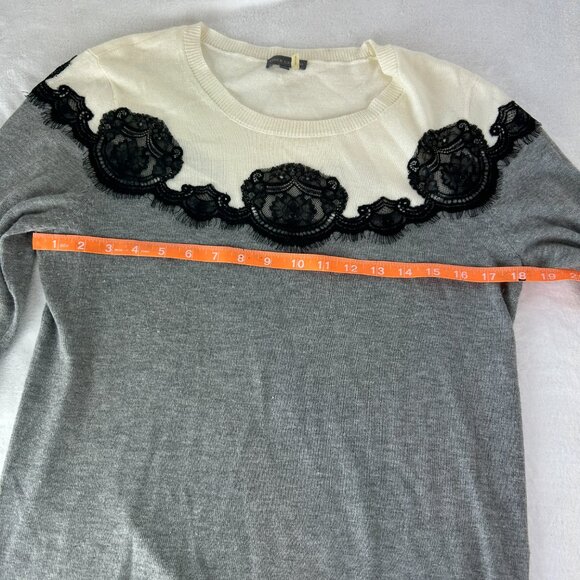 Vince Camuto Womens Lightweight Gray Lace Embellished Long Sleeve Sz L Sweater - Picture 4 of 8